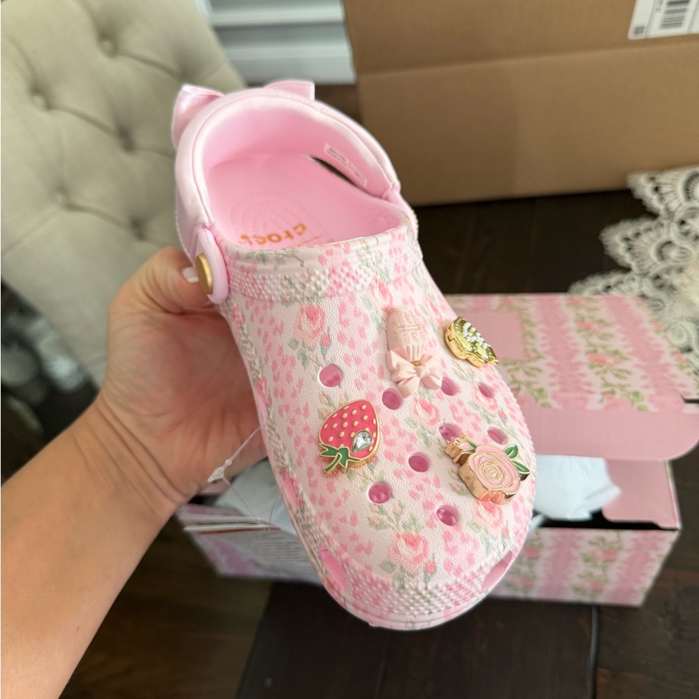 CROCS Kids Pink Floral Patterned Clog with Heel Strap - Picture 2 of 3